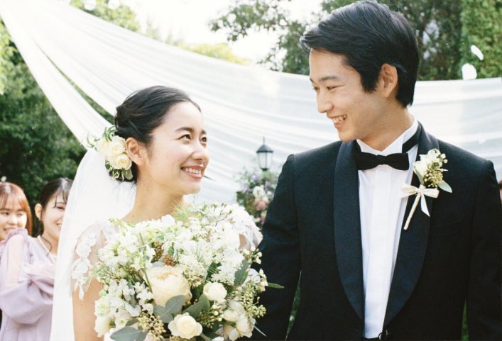 堀田真由と鈴木仁